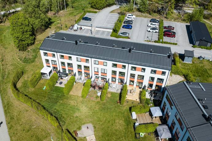 5 rum radhus på Getporsvägen 29 Centrala Haninge, Haninge kommun - bild 2