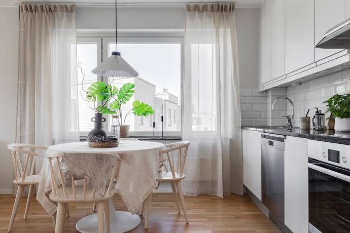 2 rum lägenhet på Björkmansgatan 18 Näsby, Örebro kommun - bild 2
