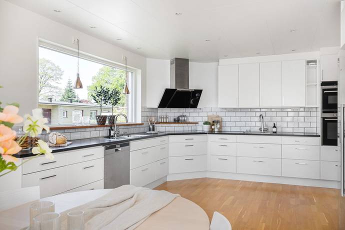 4 rum villa på Härnadsvägen 8 Ljungdala, Hässleholms kommun - bild 2