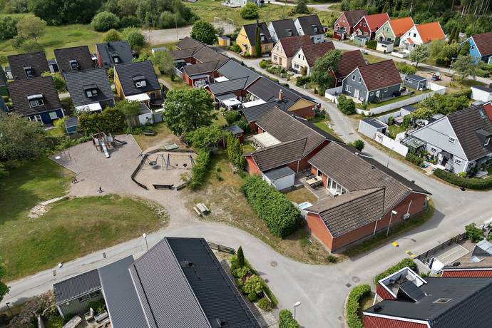 6 rum villa på Plöjarvägen 62 Västerhaninge, Haninge kommun - bild 1