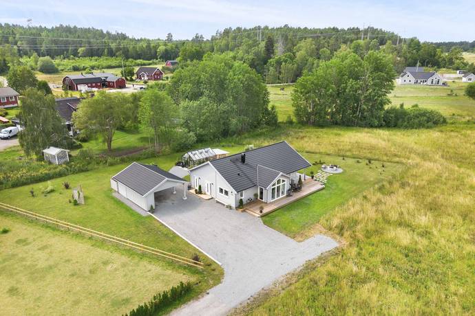 4 rum villa på Biskops-Arnövägen 14A Bålsta, Håbo kommun - bild 1