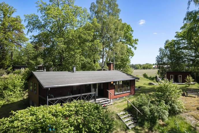 4 rum Vinterbonat fritidshus på Liljekonvaljstigen 50 Ringsö Strängnäs kommun - bild 2