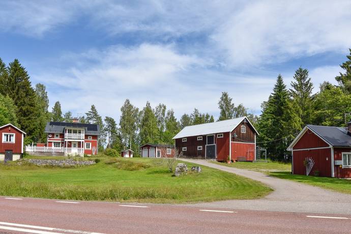 5 rum villa på Asta 702 och 706 Söderala, Söderhamns kommun - bild 1