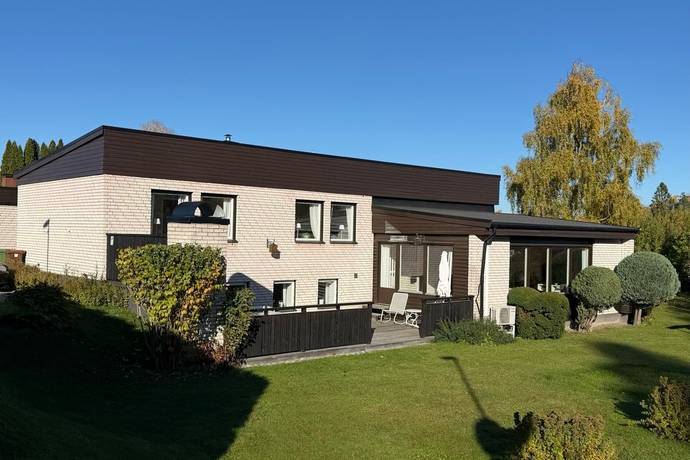 Dingtunagränd 11, Brunnby Vik, Upplands Väsby kommun