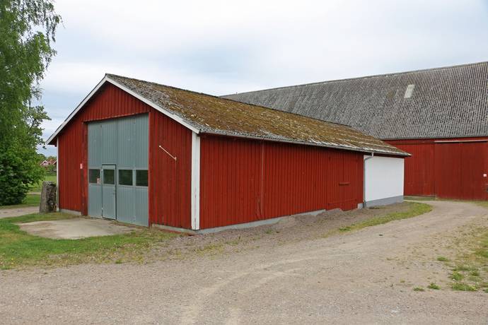 Gård med jordbruk på Govlösa Mjölby kommun - bild 8
