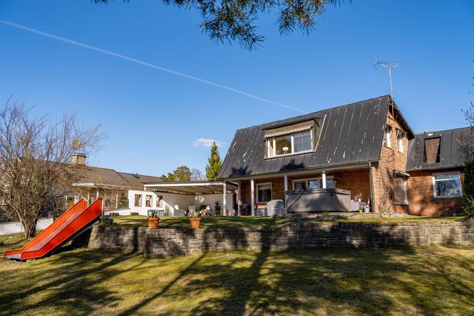 7 rum villa på Kavallerivägen 7 Rotebro, Sollentuna kommun - bild 1