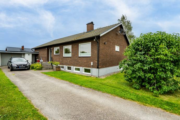 villa på Lärkgatan 2 Askersund, Askersunds kommun - bild 1