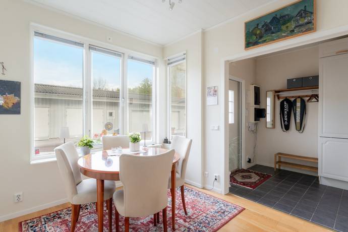 6 rum radhus på Herrhagsvägen 4D Arnö, Nyköpings kommun - bild 2