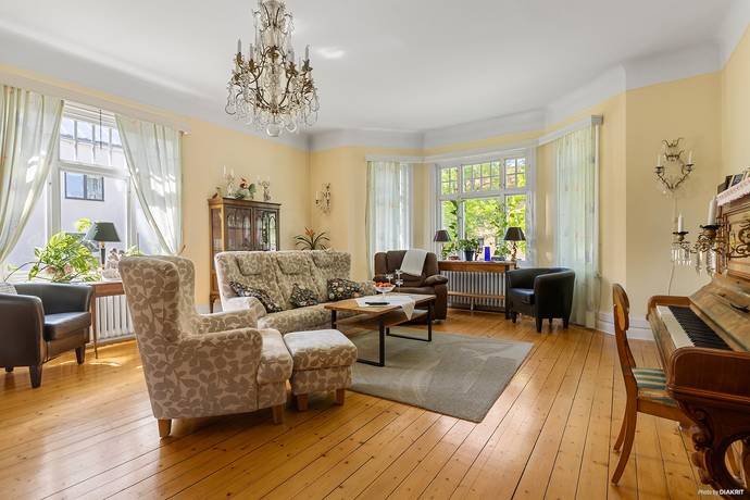 8 rum villa på Svanåallén 1 Centralt / Väster, Örebro kommun - bild 4