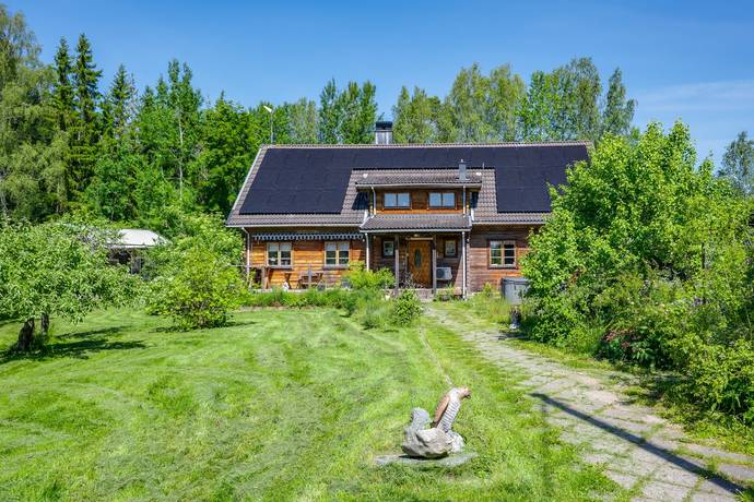 4 rum Gård utan jordbruk på Näsbybacka 175 Näsbybacka strax utanför Frövi Lindesbergs kommun - bild 39