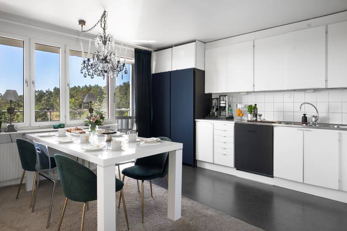 5 rum lägenhet på Skarpbrunnavägen 57, vån 7/7 Botkyrka - Eriksberg, Botkyrka kommun - bild 5