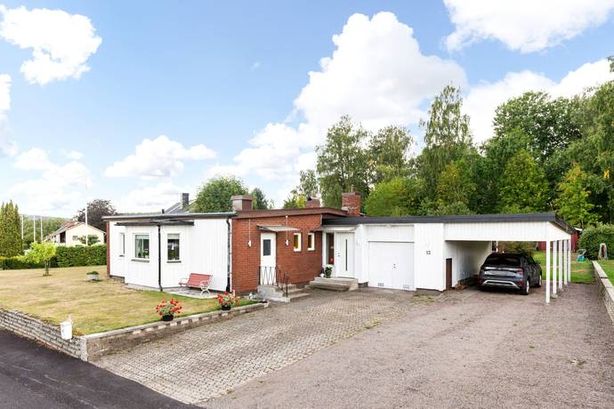 Björkgatan 13, Mölltorp, Karlsborgs kommun