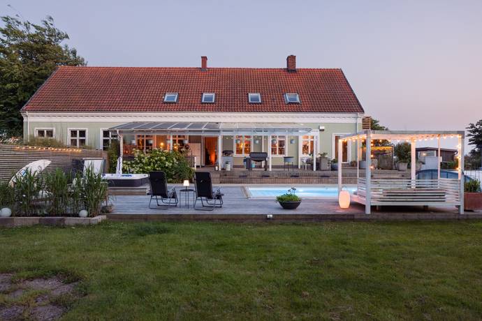 12 rum villa på Lyckebovägen 161-13 Trelleborg, Trelleborgs kommun - bild 1