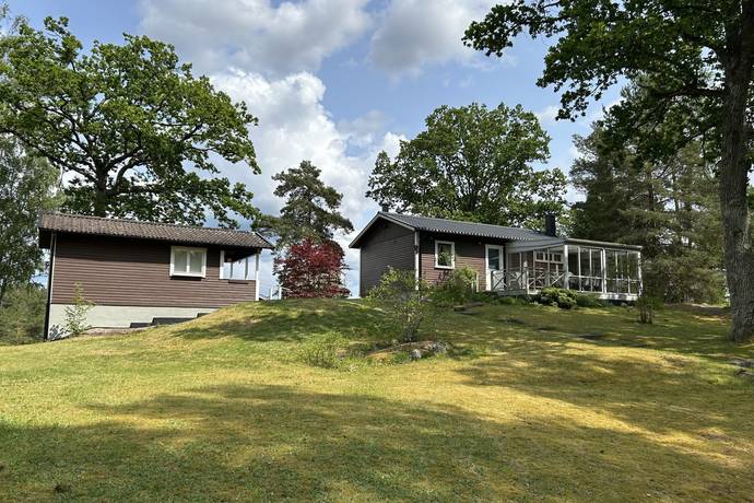 3 rum vinterbonat fritidshus på Hasselö Granholmsvägen 23 Sparreholm, Flens kommun - bild 1