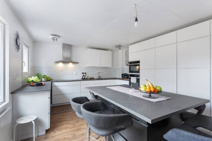 4 rum radhus på Fasanstigen 40 Rönninge, Salems kommun - bild 1