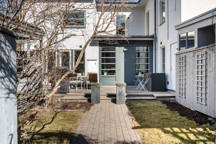 6 rum radhus på Gamla Skolvägen 29A Saltsjöbaden, Nacka kommun - bild 1