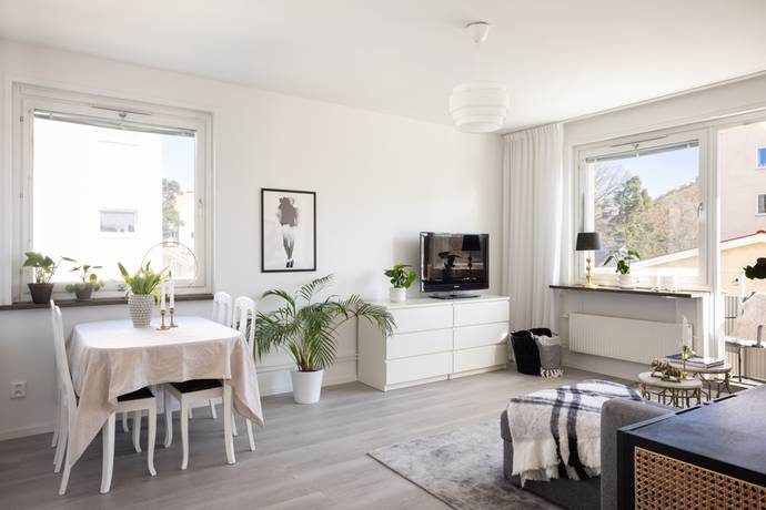3 rum lägenhet på Per lindeströms väg 113 Hammarbyhöjden, Stockholms kommun - bild 1
