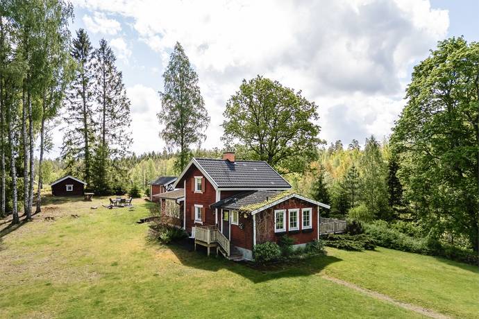 4 rum vinterbonat fritidshus på Starrnäs Skogalund  Strångsjö, Katrineholms kommun - bild 1