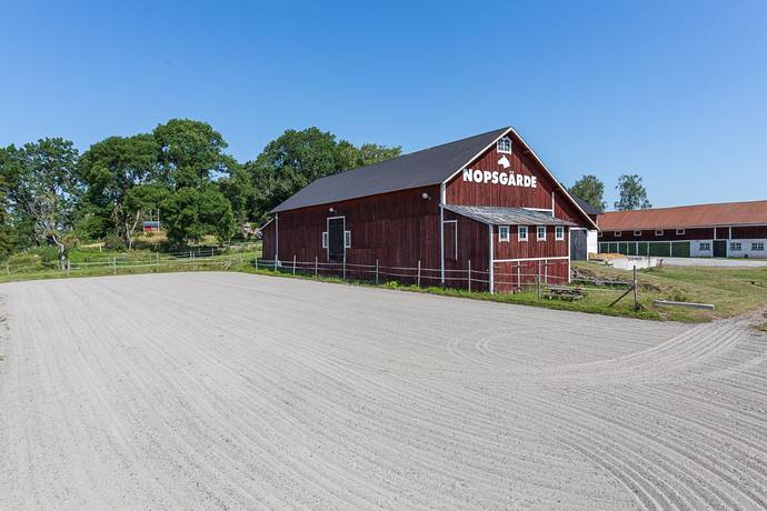 8 rum gård/skog på Fröslunda Noppsgärde 2 Örsundsbro, Enköpings kommun - bild 3