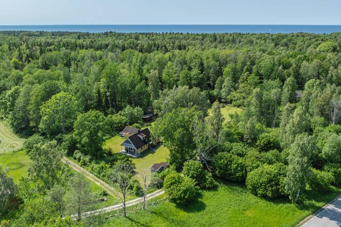 5 rum fritidshus på Enerums gamla bygata 13 Byxelkrok, Borgholms kommun - bild 1