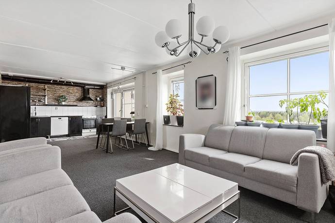 2 rum lägenhet på Poesigatan 22 Vivalla, Örebro kommun - bild 1