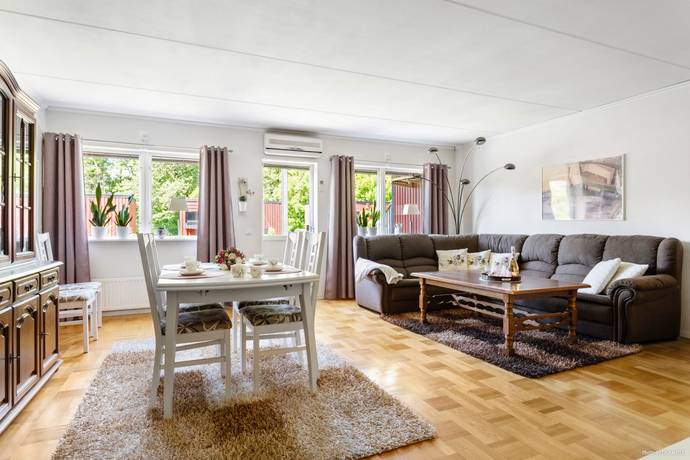 villa på Konditorivägen 26 Lindome, Mölndals kommun - bild 1
