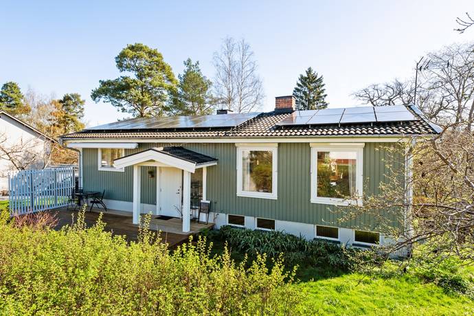 Ekbacksvägen 30, Ekbacken, Österåkers kommun