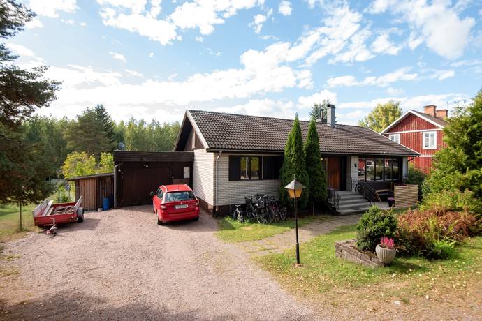 Fridnäsvägen 9, Ramnäs, Surahammars kommun