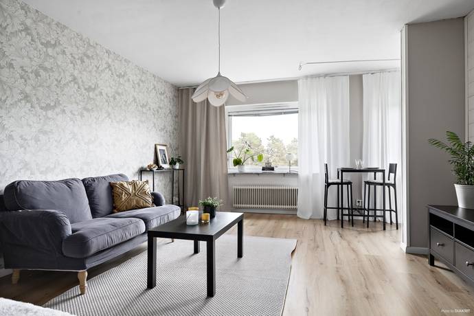 1 rum lägenhet på Karlstorpsvägen 121 Karlstorp, Trollhättans kommun - bild 1
