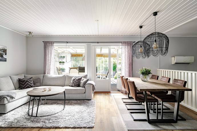 villa på Blåbärsvägen 8 Peterslund, Oxelösunds kommun - bild 1