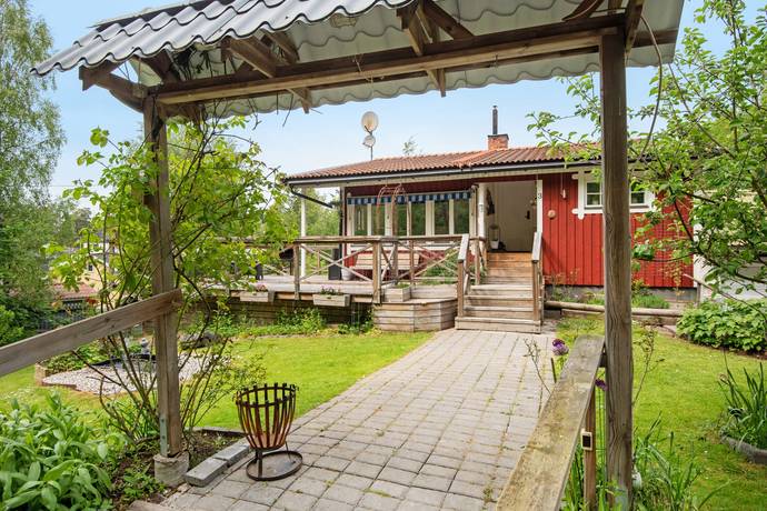 2 rum villa på Floravägen 3 Norrby, Haninge kommun - bild 1