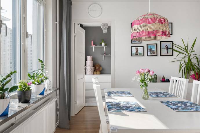 4 rum Lägenhet på Råcksta Gårdsväg 28, Vån 6 (51603/1603) Vällingby Parkstad / Råcksta Stockholms kommun - bild 15