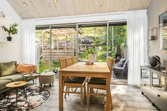 8 rum Radhus på Grenadjärgatan 13 Södra Skiljebo Västerås kommun - bild 4