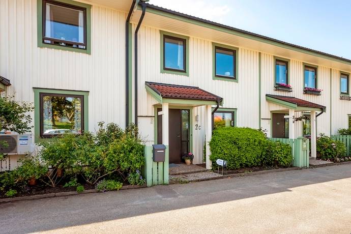 5 rum radhus på Södra vägen 2C Varberg, Varbergs kommun - bild 1