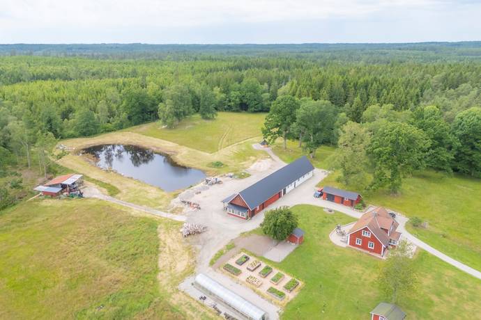 5 rum gård/skog på Norrtorpa Linnéaholm 1 Annerstad, Ljungby kommun - bild 2