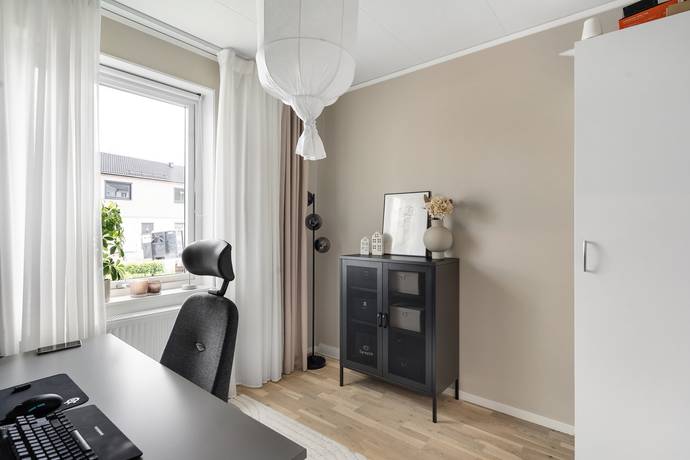6 rum Par-/kedje-/radhus på Oxelstamsvägen 6B Skölsta Uppsala kommun - bild 9