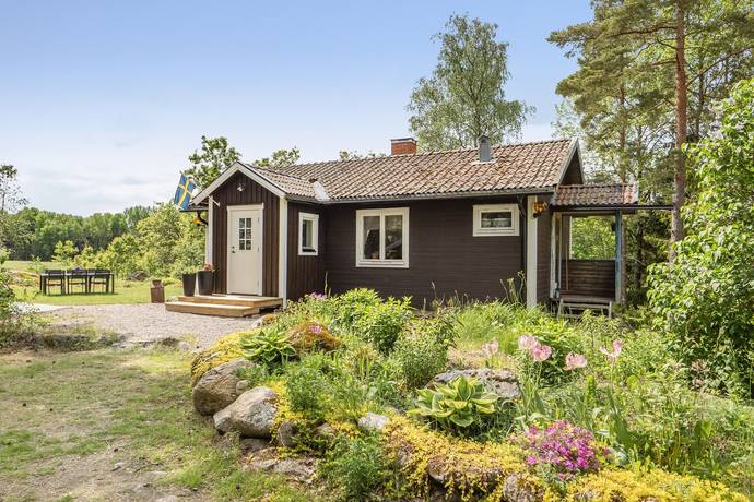 2 rum Vinterbonat fritidshus på Skälby 155 Saladamm Sala kommun - bild 3