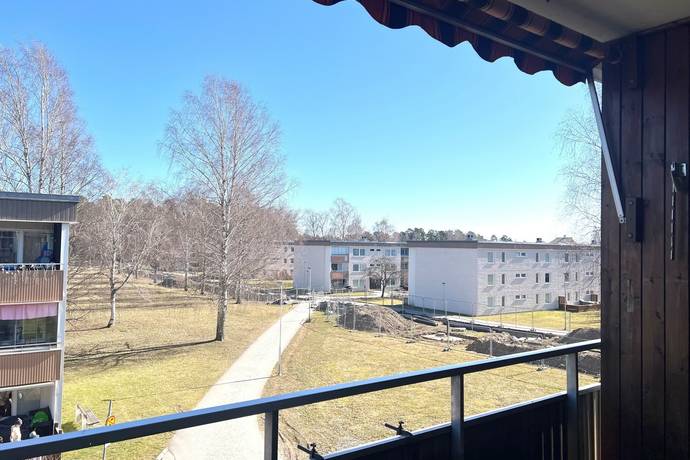 4 rum Lägenhet på Hallonvägen 36, 2 tr Tibble Upplands-Bro kommun - bild 11