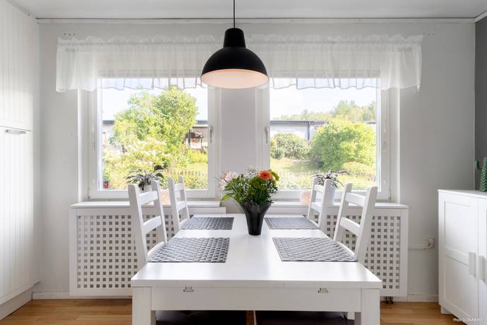 4 rum radhus på Murarstigen 28 Salem, Salems kommun - bild 2