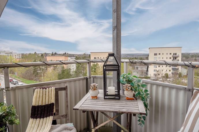 4 rum lägenhet på Ekholmsvägen 250C Skärholmen, Stockholms kommun - bild 2
