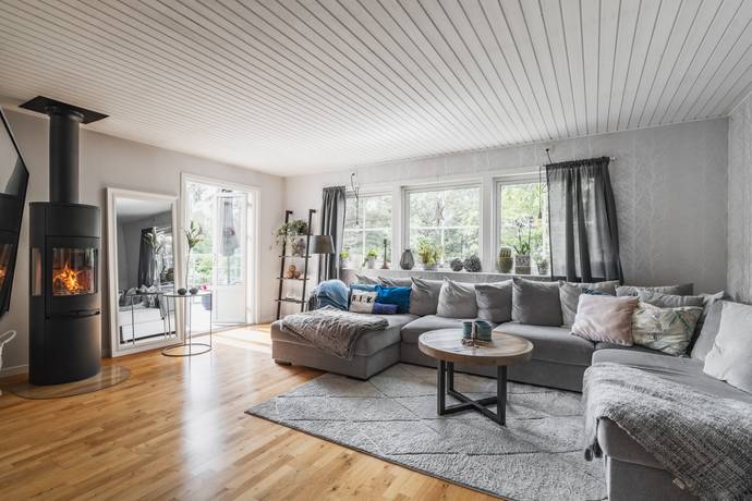 7 rum villa på Travvägen 9 Bålsta - Västra Gillmarken, Håbo kommun - bild 4