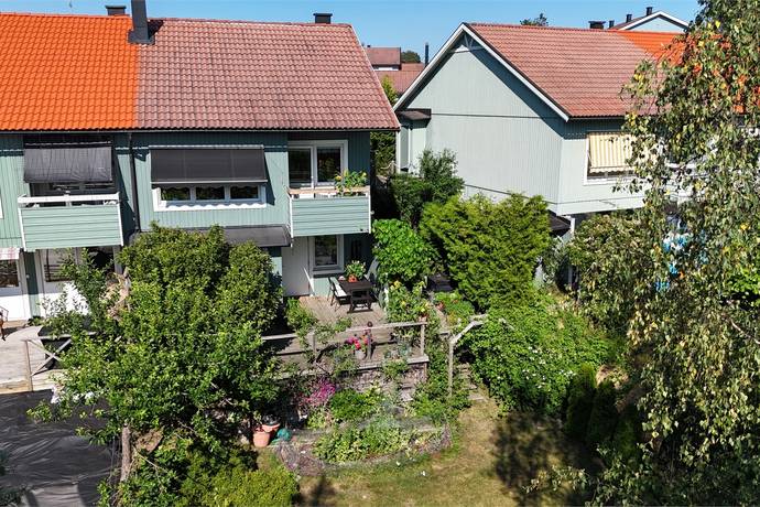 5 rum radhus på Runöbacken 133 Runö, Österåkers kommun - bild 2