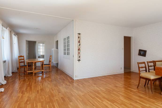 villa på Carl Wahrens väg 15 Hallstavik, Norrtälje kommun - bild 5