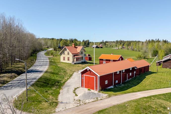 gård utan jordbruk på Dalbyn Furudalsvägen 682 Furudal, Rättviks kommun - bild 1