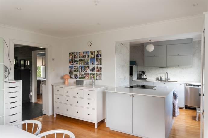 7 rum villa på SKOLGATAN 9 Surahammar, Surahammars kommun - bild 5