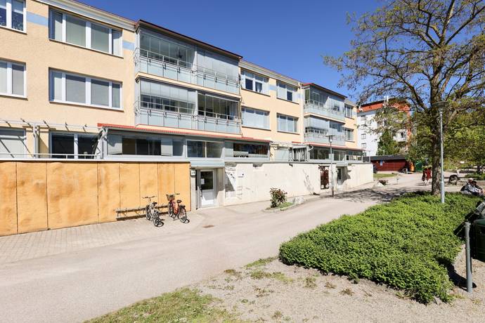 2 rum lägenhet på Gråsparvsvägen 34 Råby, Västerås kommun - bild 1