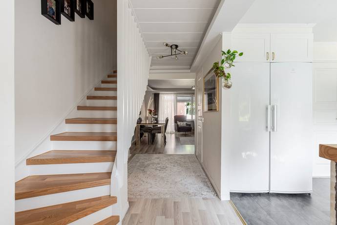 4 rum radhus på Björnbärsgatan 14 Nya Hjärsta, Örebro kommun - bild 4