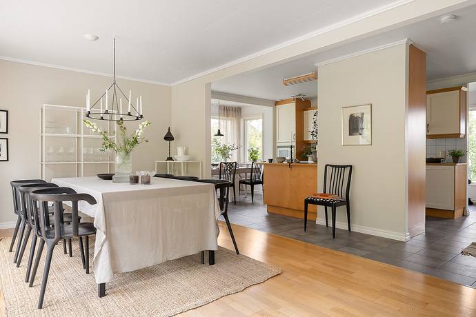 6 rum villa på Smaragdgatan 11 Eriksberg, Alingsås kommun - bild 5