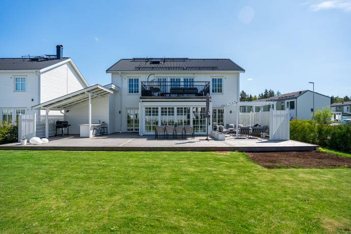 6 rum Villa på Dunmossvägen 2 Lindbacken Uppsala kommun - bild 1
