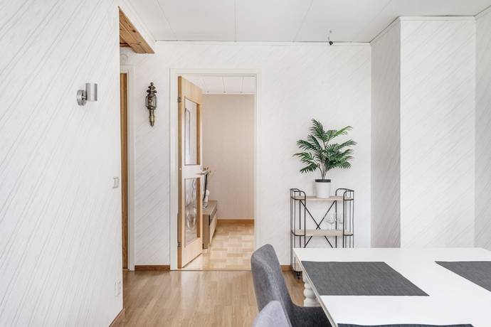 9 rum Villa på Glottervägen 17B-C Åby Norrköpings kommun - bild 12